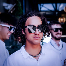 Load image into Gallery viewer, Urban Hangs